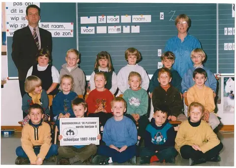Klasfoto - De Platanen 1997-1998 - 1ste leerjaar A - juf Renilde en meester De Sitter (1998)