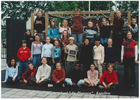 Klasfoto - De Platanen 2004-2005 - 6de leerjaar - juf Hanne (2005)