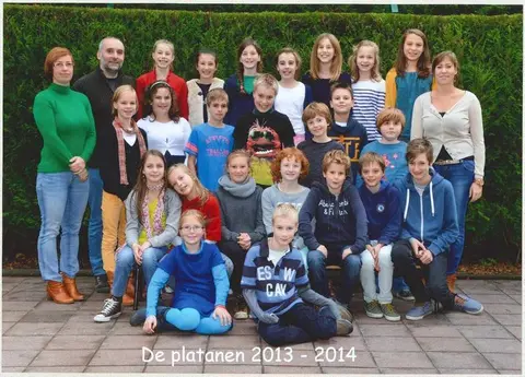 Klasfoto - De Platanen 2013-2014 - 6de leerjaar - juf Hanne, juf Sofie, meester Do (2014)