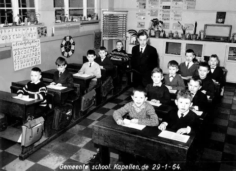 Klasfoto - Gemeentelijke Jongensschool 1963-1964 - 2de leerjaar - meester Rik Beersmans (1964)