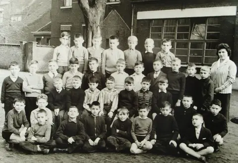 Klasfoto - Gemeenteschool Putte 1950 - mevrouw Nelissen-Vanrusselt (1950)