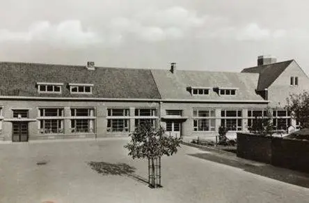 Klasfoto - Kleuterschool Hoevensebaan in de Hoevensebaan