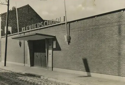 Klasfoto - Kleuterschool Hoevensebaan in de Hoevensebaan
