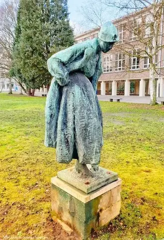 Klasfoto - Kon. Atheneum - Oscar Jespers - Dame met fluwelen mantel