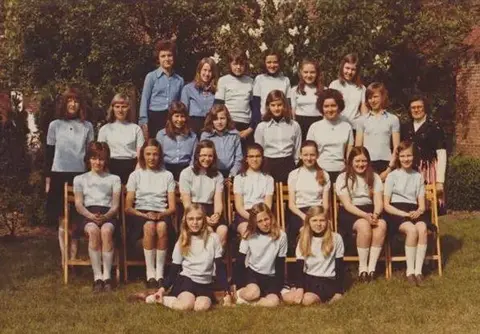Klasfoto - Mater Salvatoris 1974-1975 (1975)