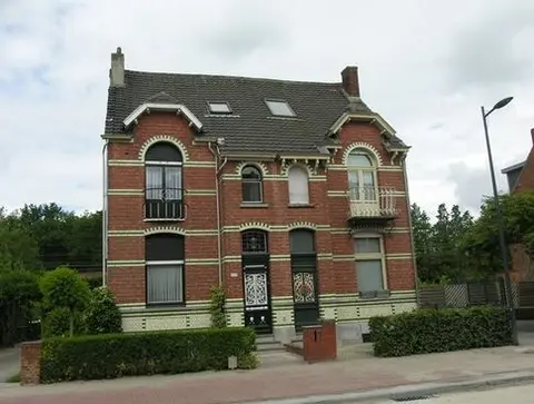 Kon. Albertlei 143-145 in de Koning Albertlei 143