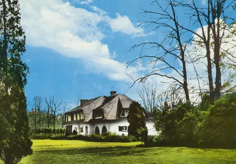 Kon. Astridlaan - Villa t Brukske in de Kon. Astridlaan