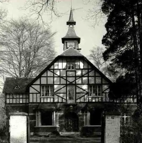 Kon. Astridlaan 65 - Villa Lindekens in de Kon. Astridlaan 65