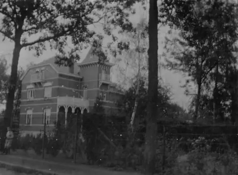 Villa Bloemenlust - Villa Clara 2 - Koningin Astridlaan 43 in de Kon. Astridlaan 43