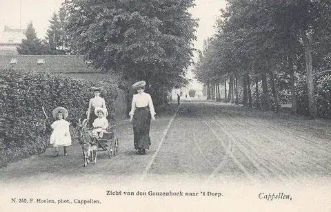 Kapelsestraat - Geuzenhoek naar Dorp in de Kapelsestraat