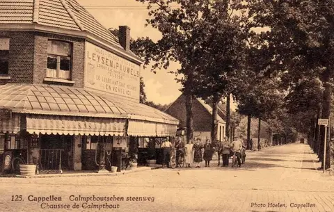 Kapelsestraat-Kalmthoutsesteenweg in de Kapelsestraat