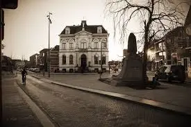 Oud Gemeentehuis - Louwke Poep