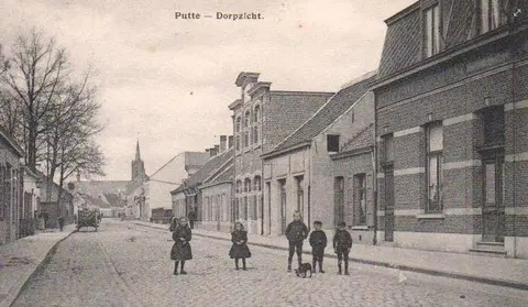 Putte - Dorp Cinema Nova-trappenhuis
