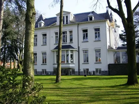 Putte - Ertbrandstraat 48 - Kasteel Biart in de Ertbrandstraat 48