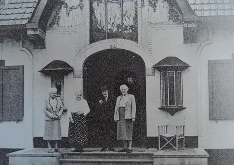 Villa De Marentak 4